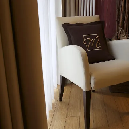 Mama's Design & Boutique מלון 4*