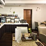 Отель Mama's Design & Boutique 4*