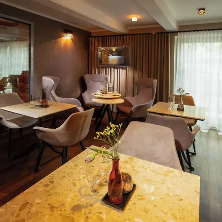 玛玛斯设计精品酒店 4*