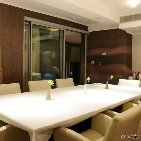 Mama's Design & Boutique فندق براتسيلافا