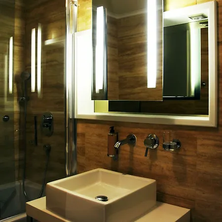 Mama's Design & Boutique 4*